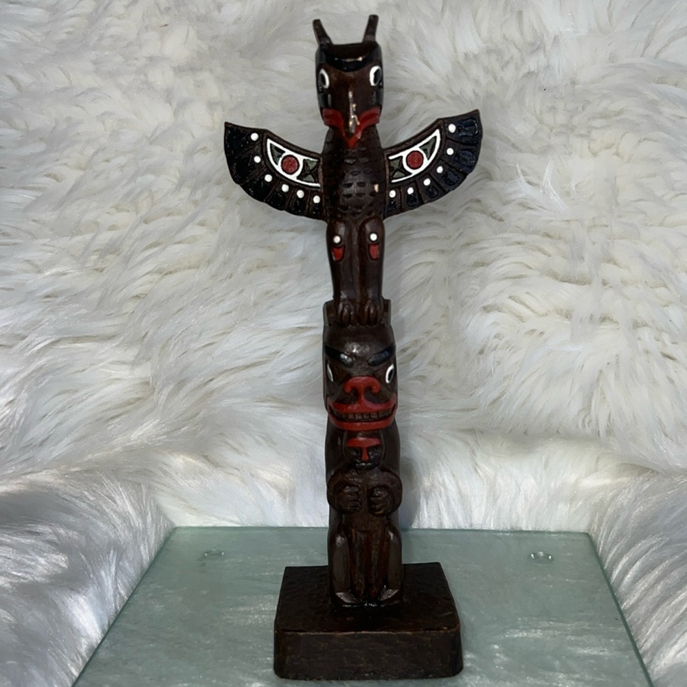 BOMA ARTS TOTEM Pole Resin Sculpture